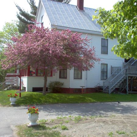 Parks Edge Inn Millinocket Exteriör bild