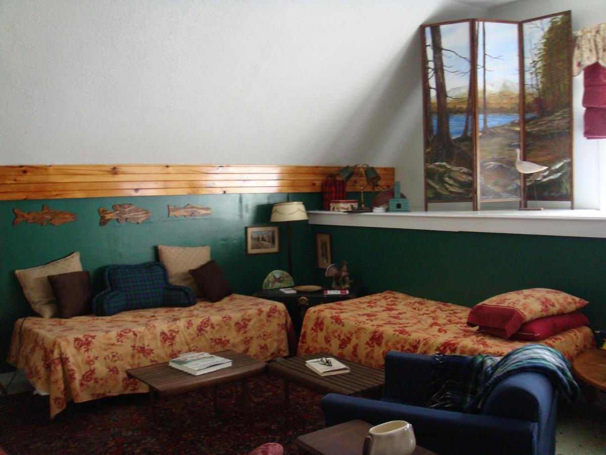Parks Edge Inn Millinocket Exteriör bild